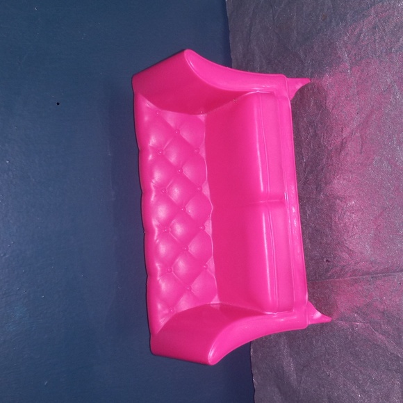2015 Barbie Dream House Pink Plastic Sofa Tufted Look Replacement Couch - Picture 1 of 4